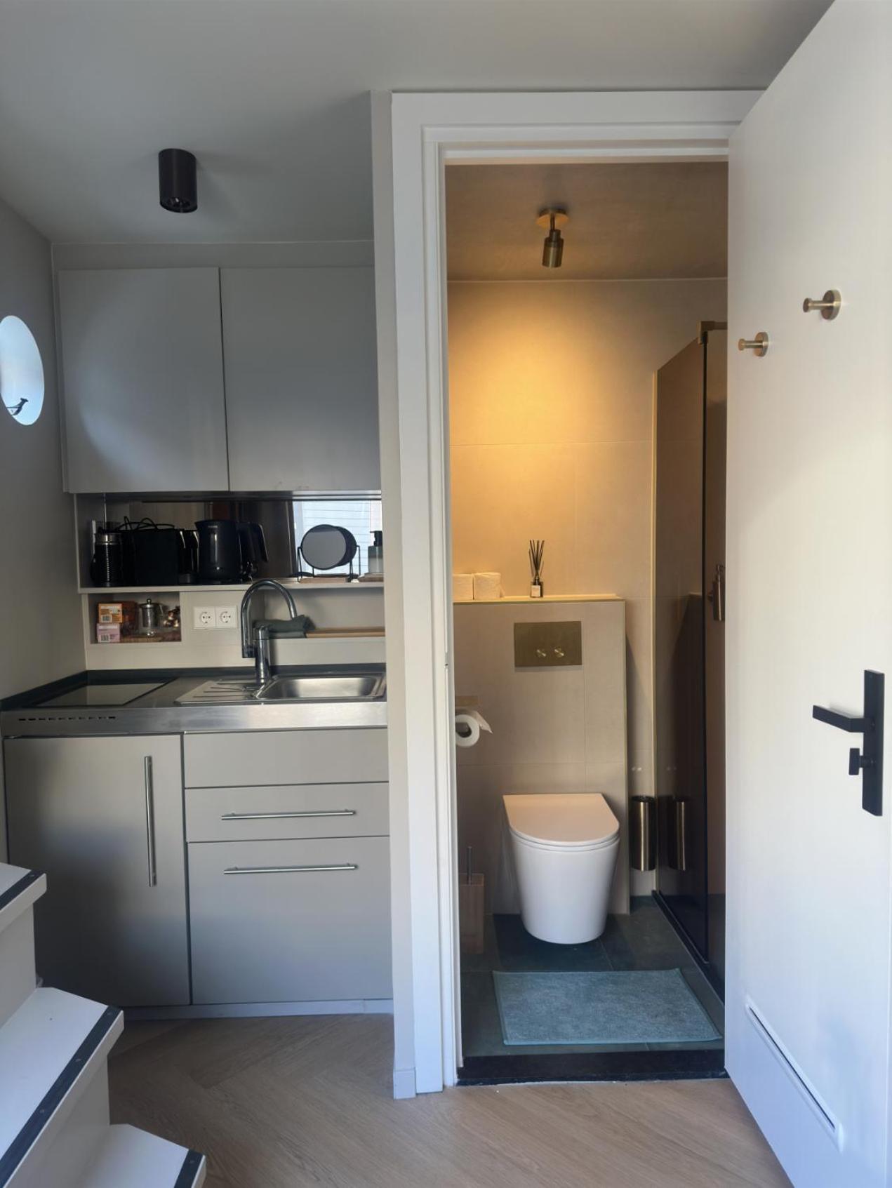Houseboat Bnb The Floating Nest Ámsterdam Exterior foto